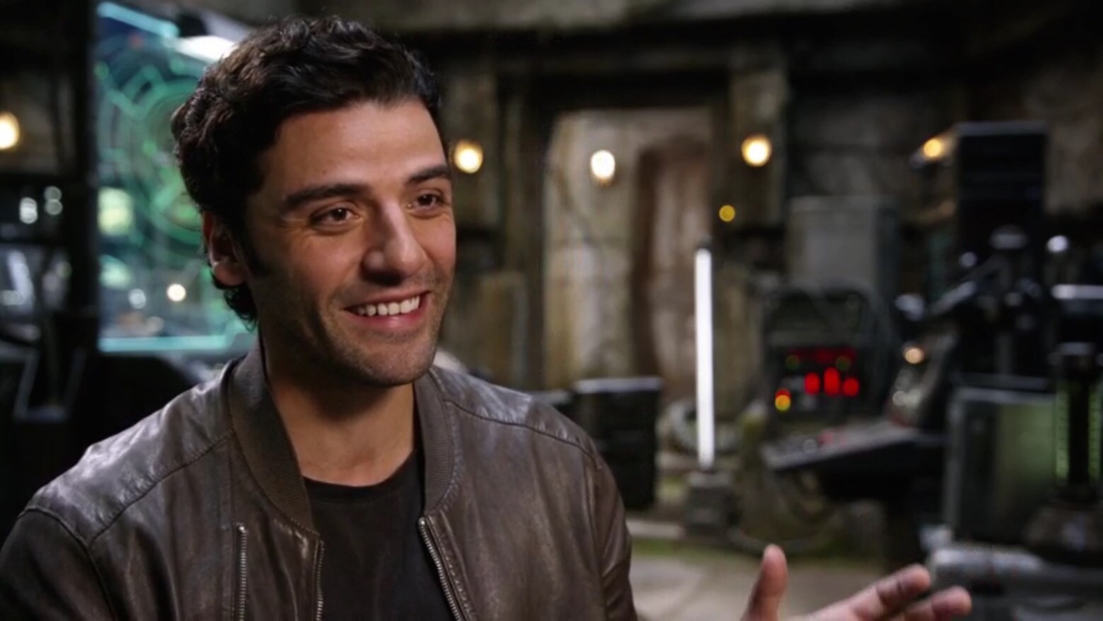 Poe Comes Back - Secrets of The Force Awakens