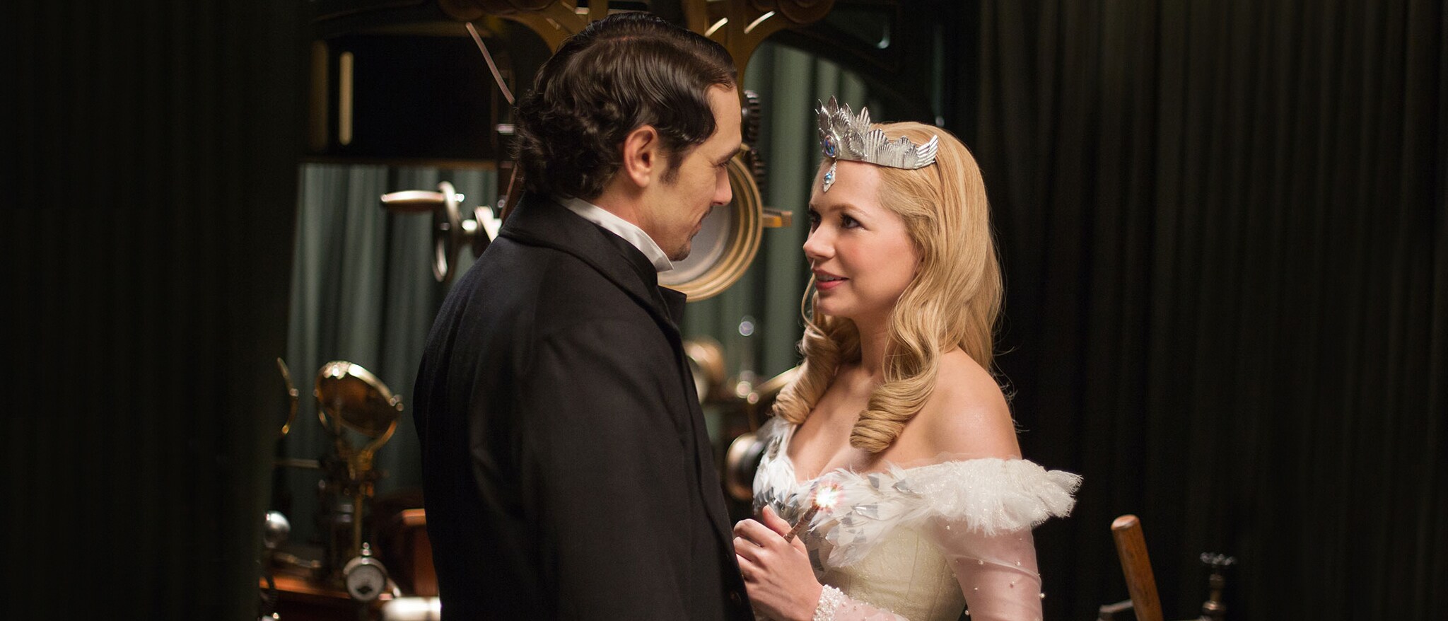 Hugh Jackman and Michelle Williams in 'Oz The Great and Powerful'