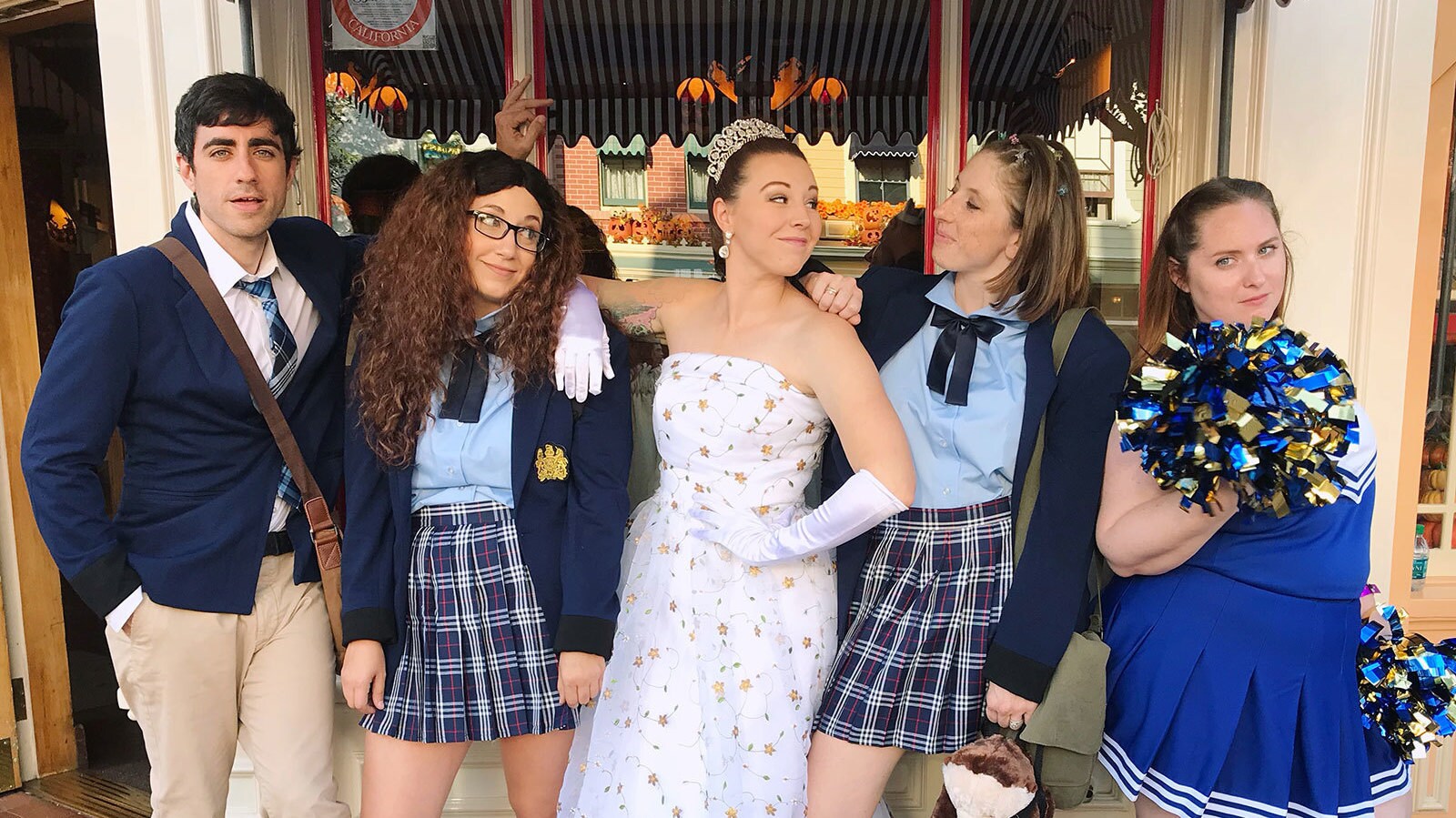 Shut Up! Shut Up! This Princess Diaries Group Halloween Costume is So Good  | Disney News