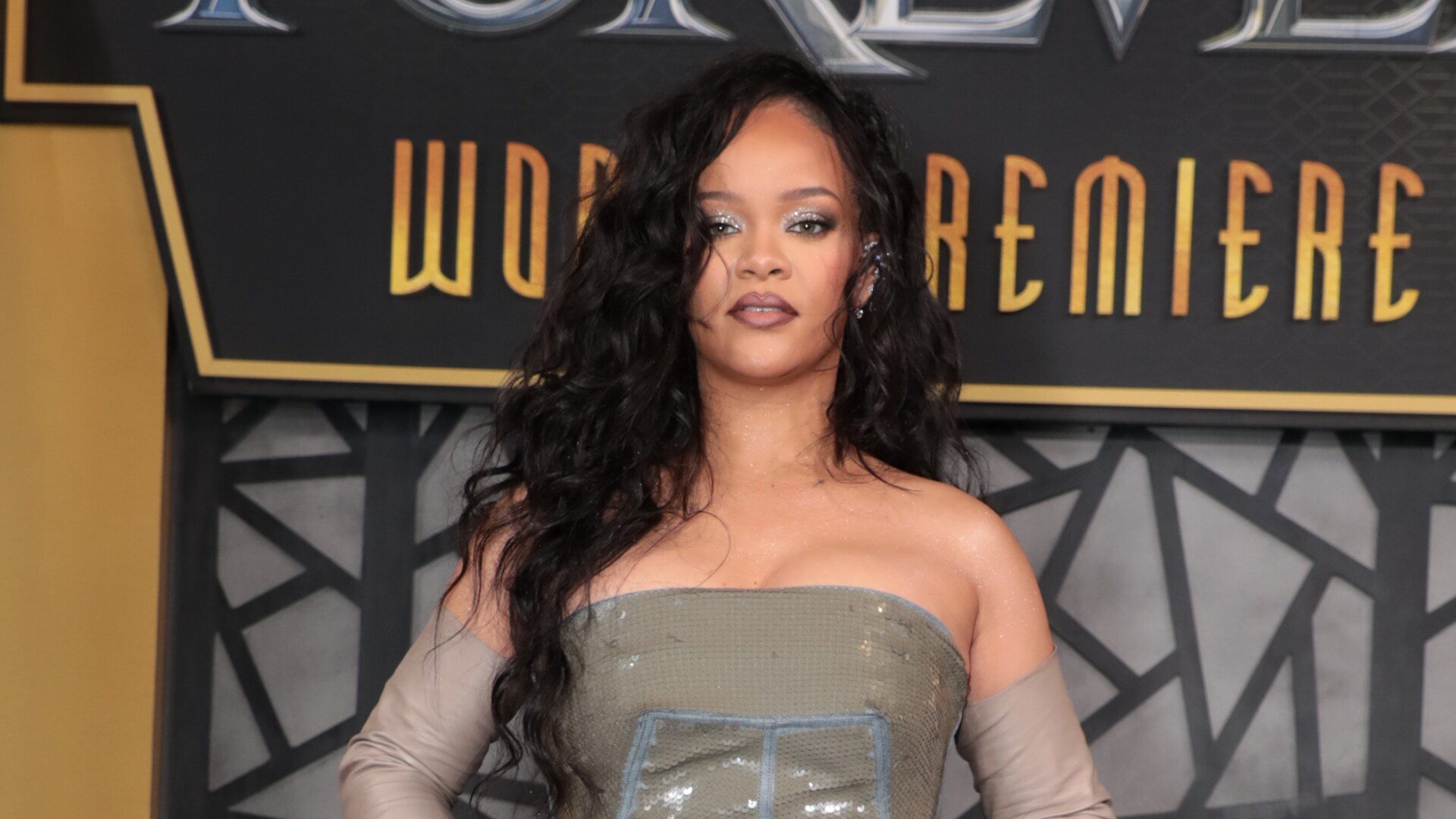 As 3 curiosidades sobre Rihanna e sua participação da trilha de 'Pantera Negra: Wakanda Para Sempre'