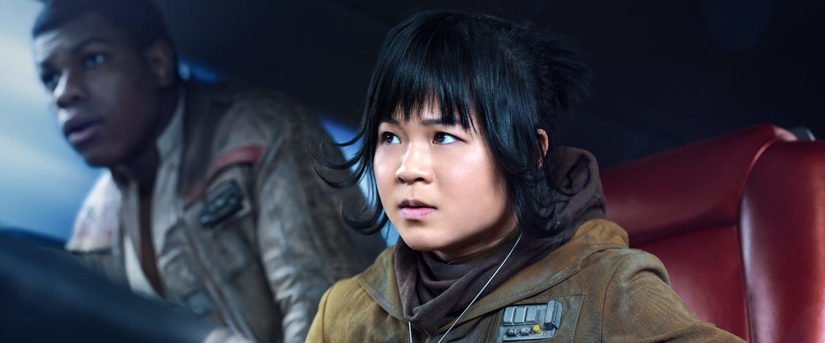 Rose Tico and Finn in the cockpit of a ship