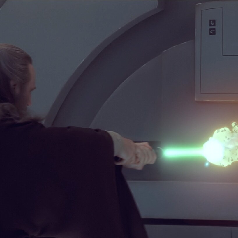 Qui-Gon cutting through doors