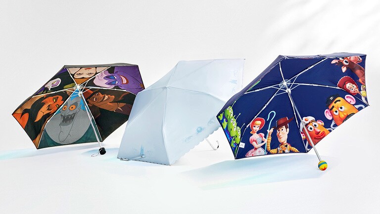 ディズニー 公式 ミッキー ストラップ ２色でカワイイ⭐︎ ディズニーキャラクター ／ モバイルアクリルストラップ Lサイズ | た