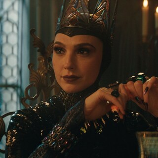 女王｜実写『白雪姫』｜ディズニー公式
