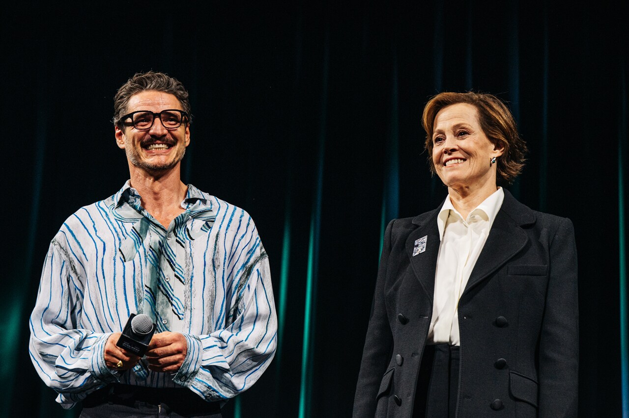 Pedro Pascal and Sigourney Weaver