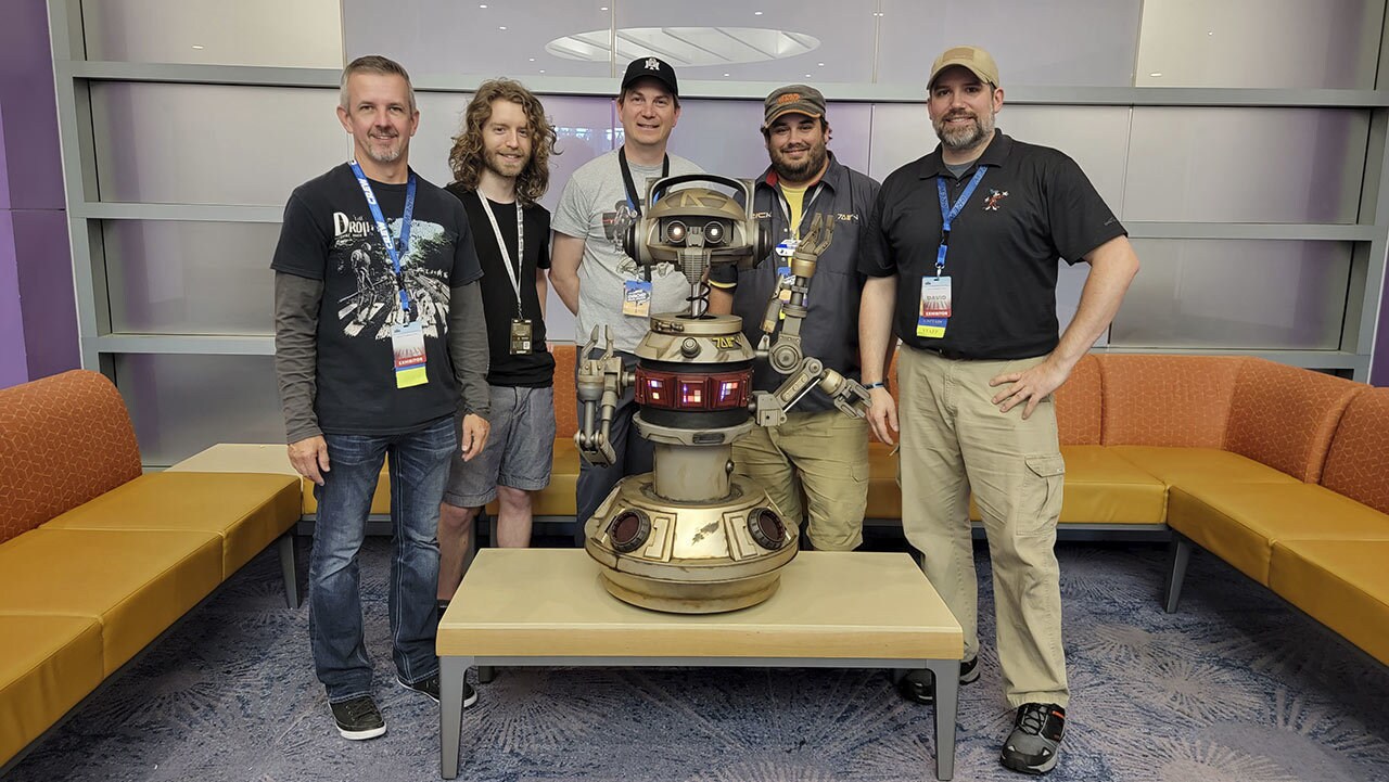 Crew members who helped build Gil.