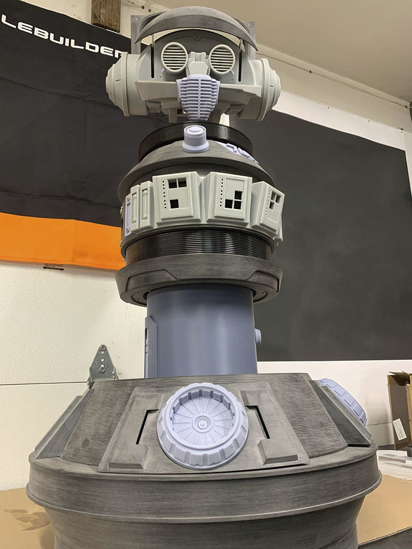 An unpainted model of Gil.
