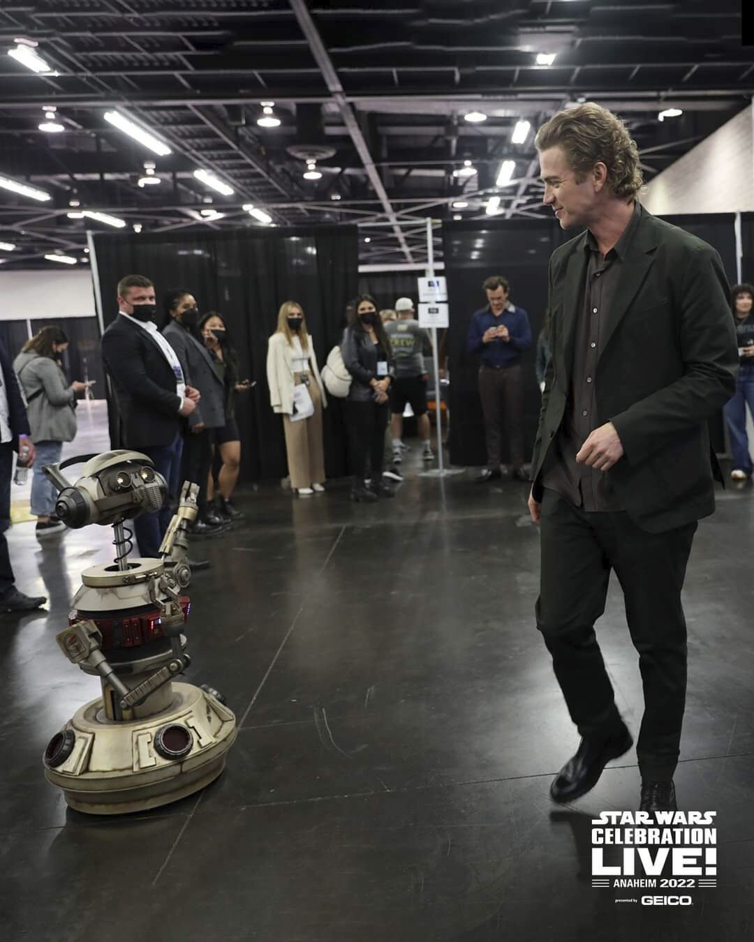Hayden Christensen meets Gil at Star Wars Celebration Anaheim.