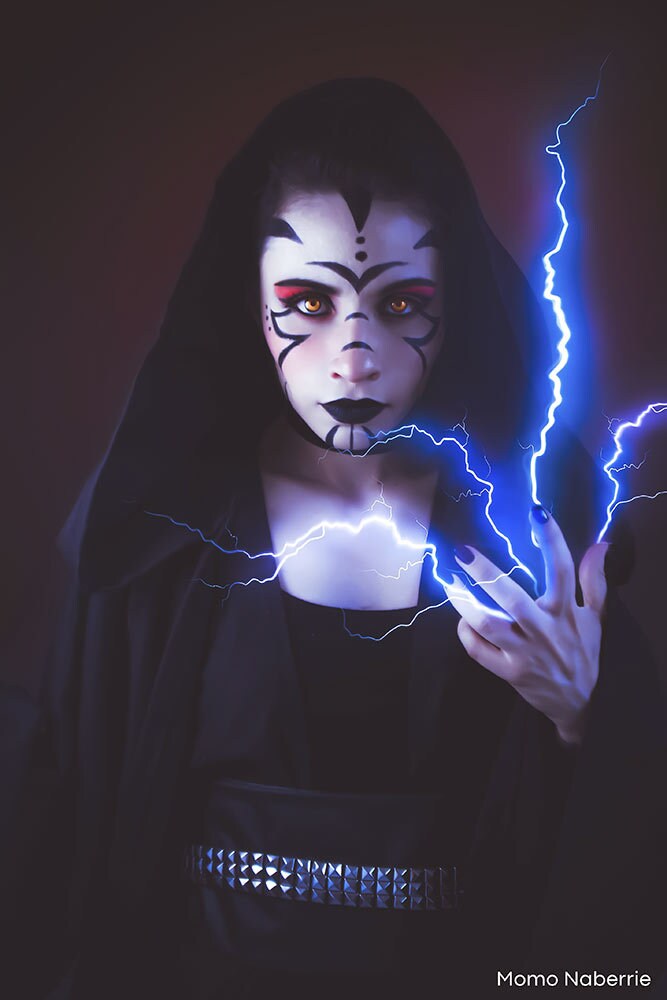 Momo Naberri - Sith cosplay