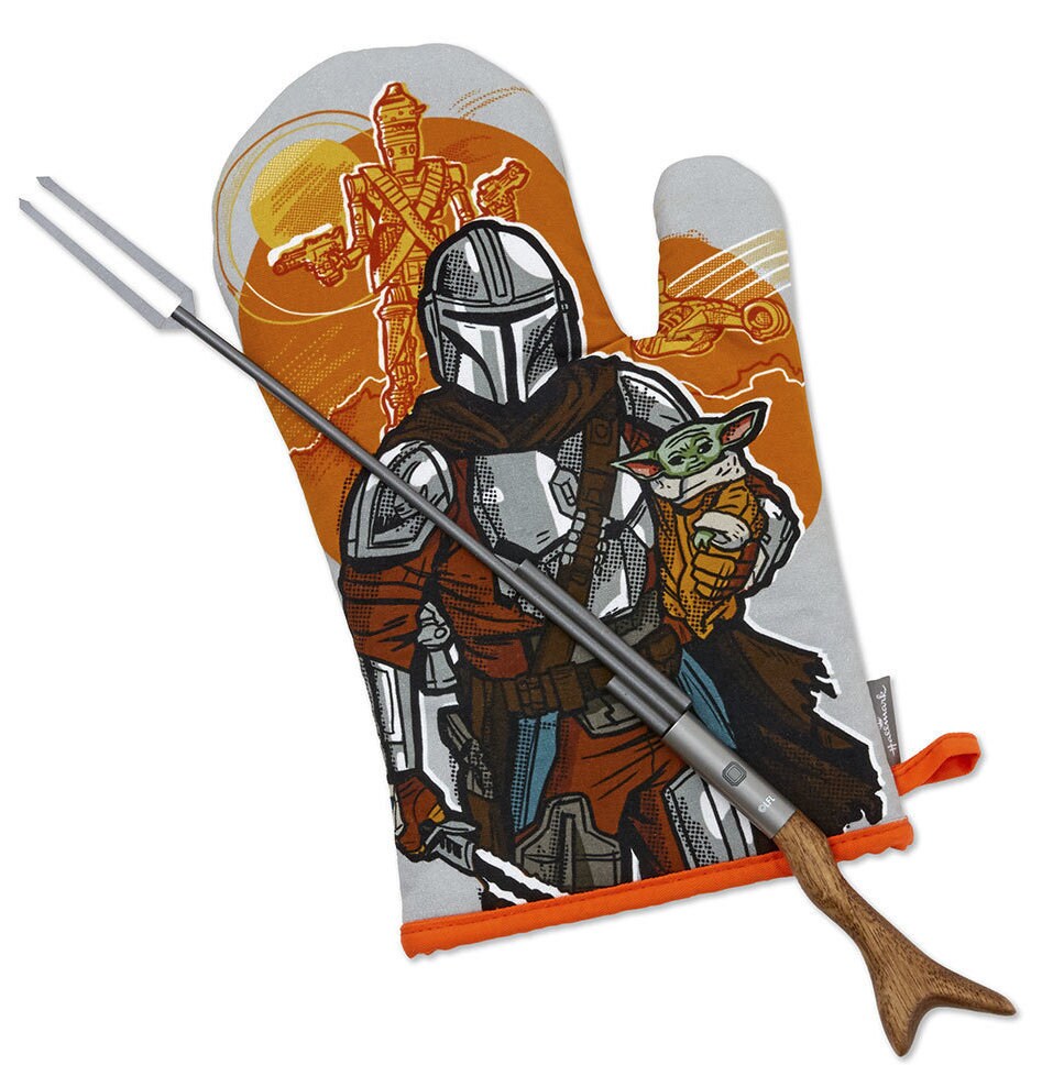 The Mandalorian Grill Fork and Oven Mitt Set by Hallmark