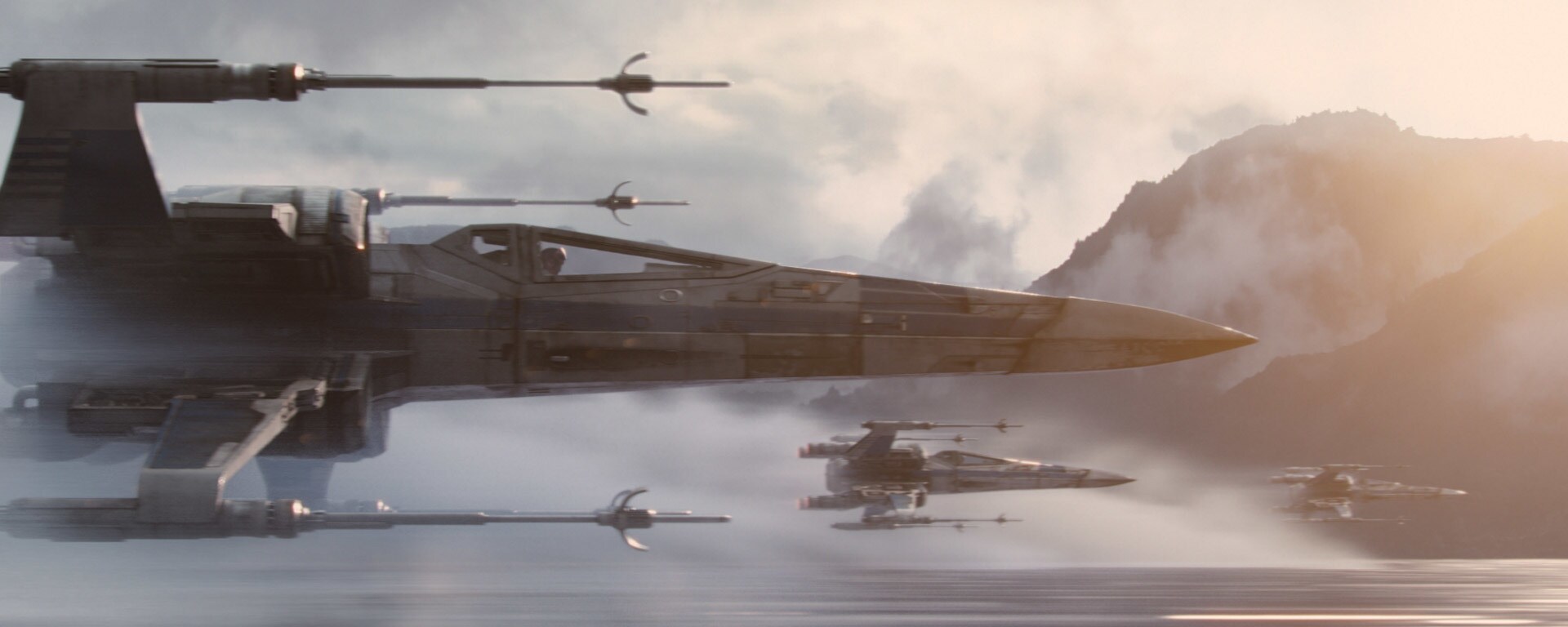 Resistance X-wing starfighters arrive on Takodana.