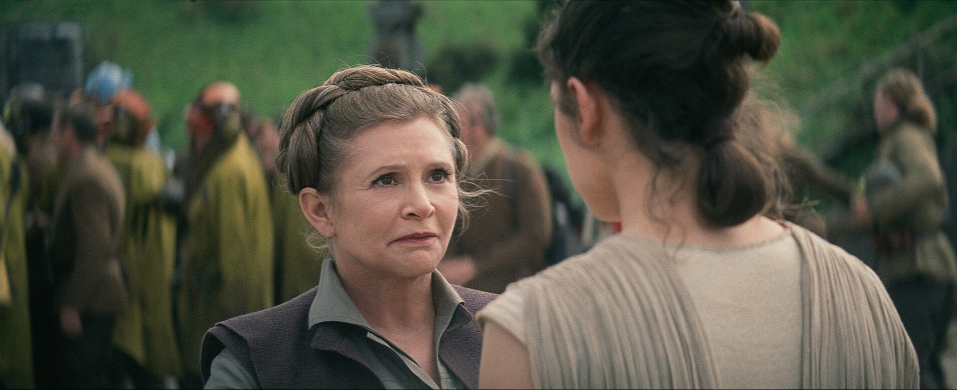 Leia talks to Rey in The Force Awakens.