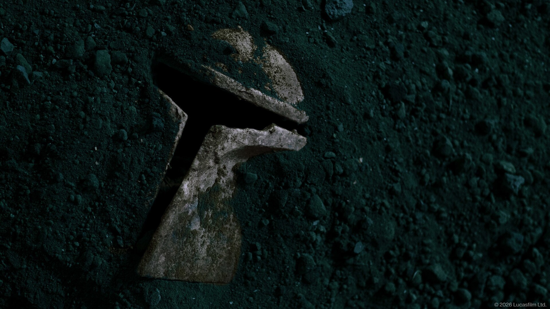A helmet in the ground on Mandalore.