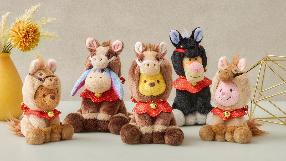 2026年は午年！干支モチーフのプーさんのぬいぐるみが新登場！新年を華やかに彩るお正月アイテムをディズニーストアで12月2日（火）より順次発売＜ディズニーストア＞