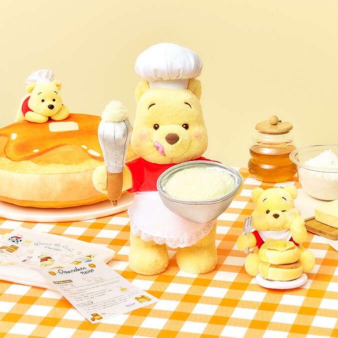 Disney - レア　ディズニー　ストア　JDS ミニー　ウェイトレス　ピン　ケーキ　ジュース ミニーデザインのONLY MINERALS(オンリーミネラル)ファンデーション