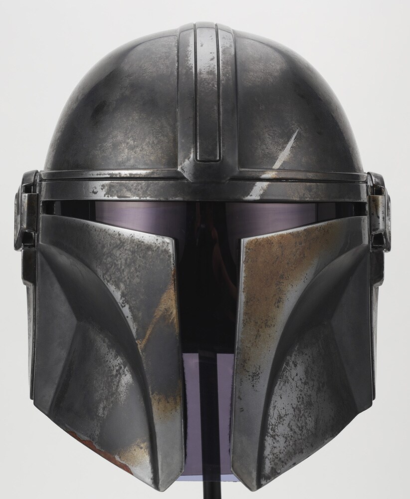 Denuo Novo_Rubies Mandalorian helmet