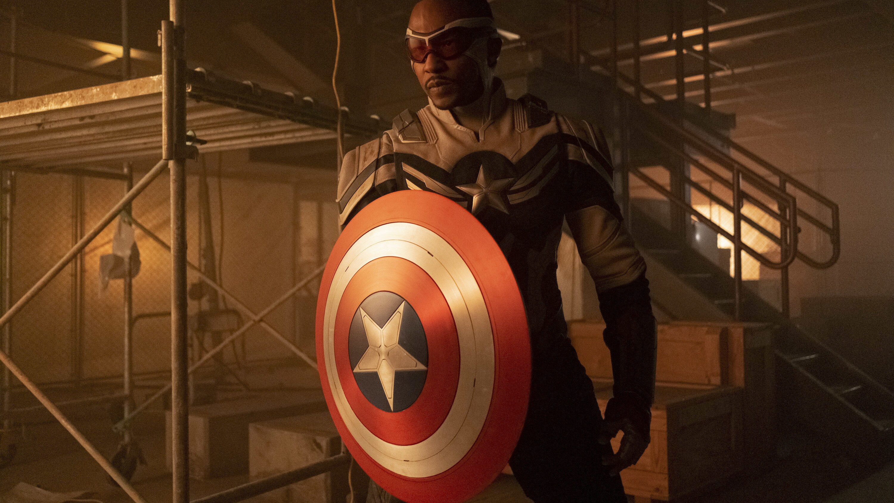 Falcon/Sam Wilson (Anthony Mackie) in Marvel Studios' THE FALCON AND THE WINTER SOLDIER exclusively on Disney+. Photo by Chuck Zlotnick. ©Marvel Studios 2021. All Rights Reserved. 