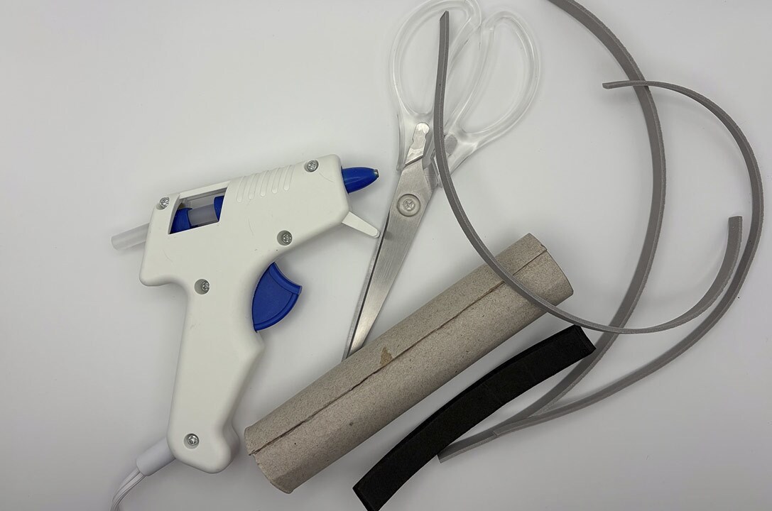 The strips of craft foam of varying thickness.