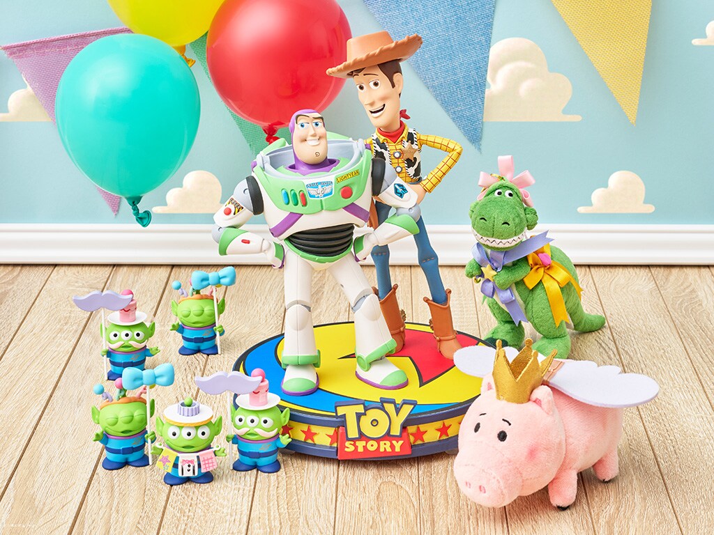 ディズニーストア トイストーリー ウッディ バズ フィギュア 30周年