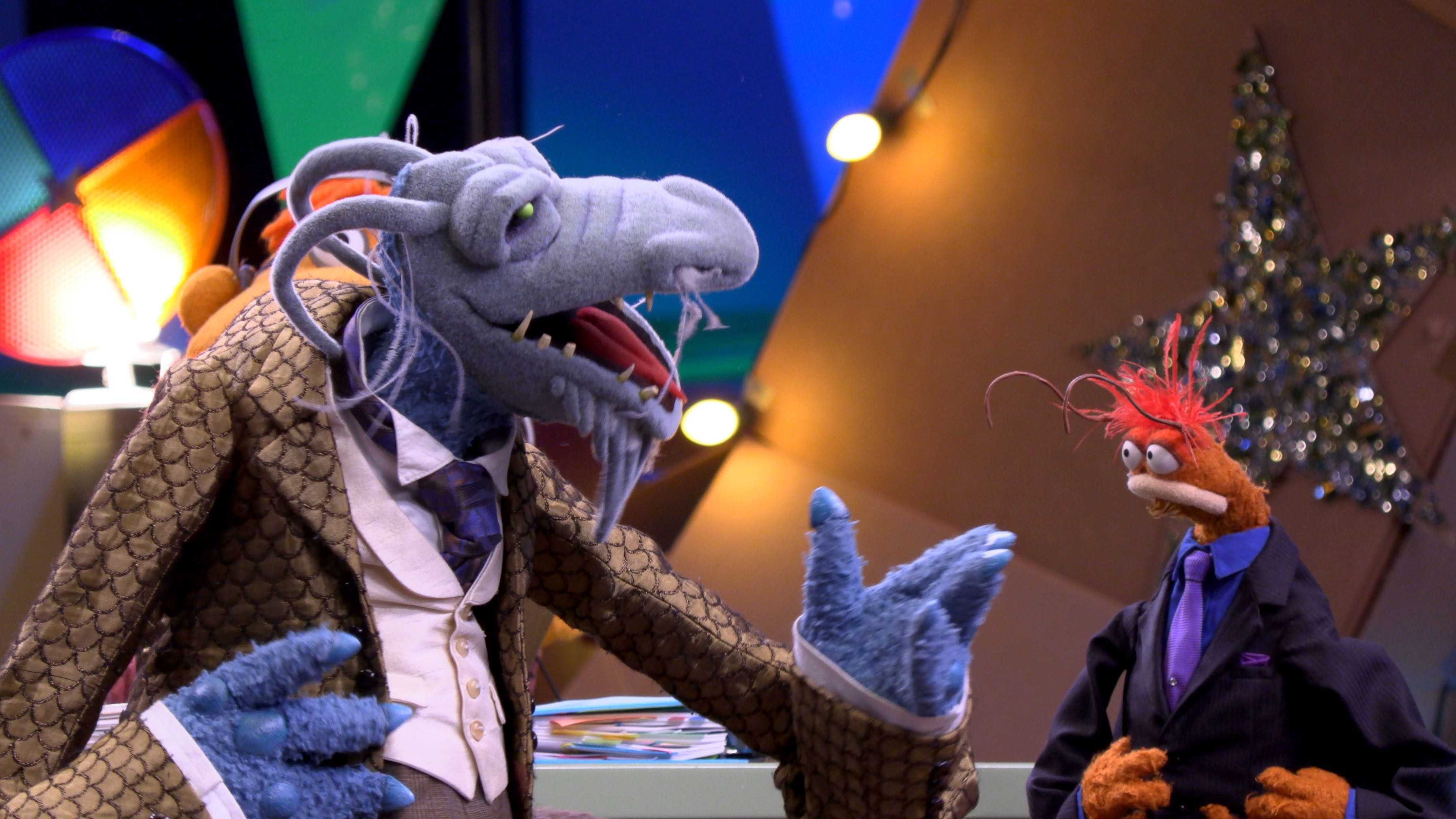 Uncle Deadly and Pepe the King Prawn in “Muppets Now,” streaming only on Disney+