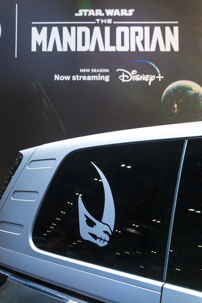 Volkswagen Forged The Mandalorian-Themed ID Buzz side window