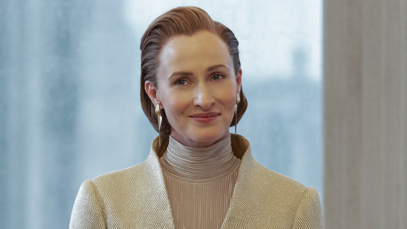 Who Is Mon Mothma?